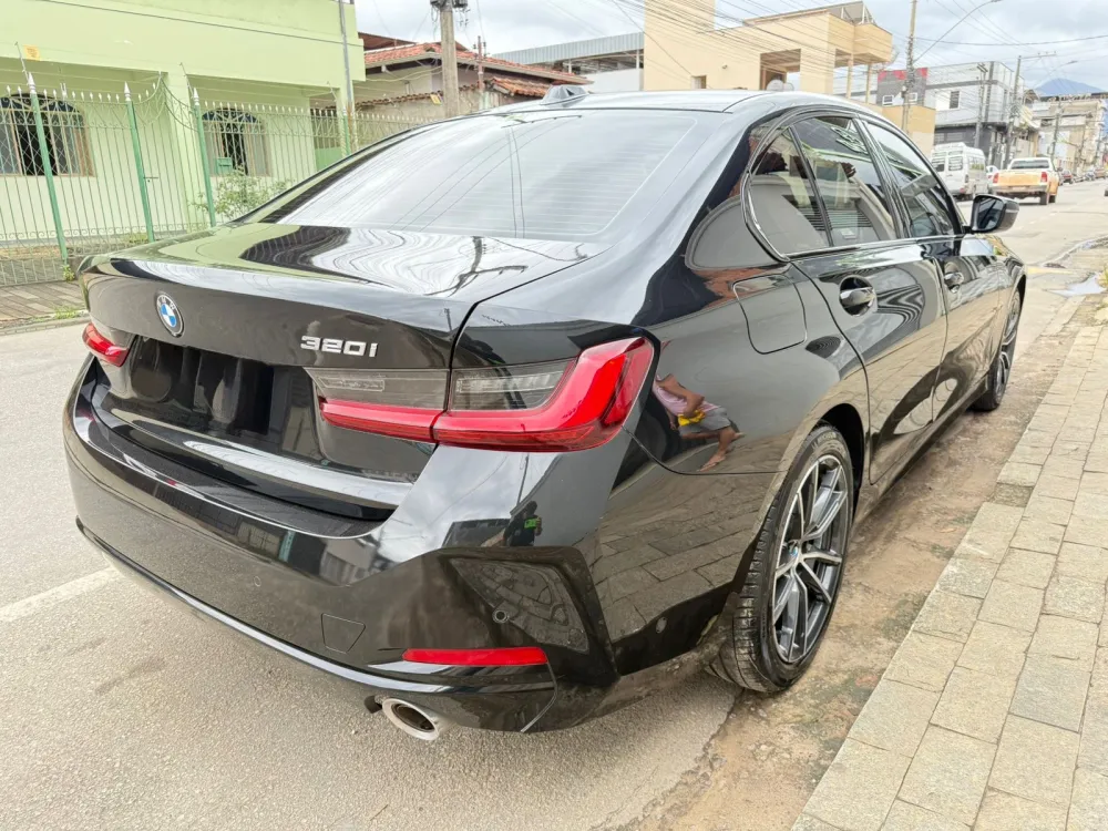 BMW 320i