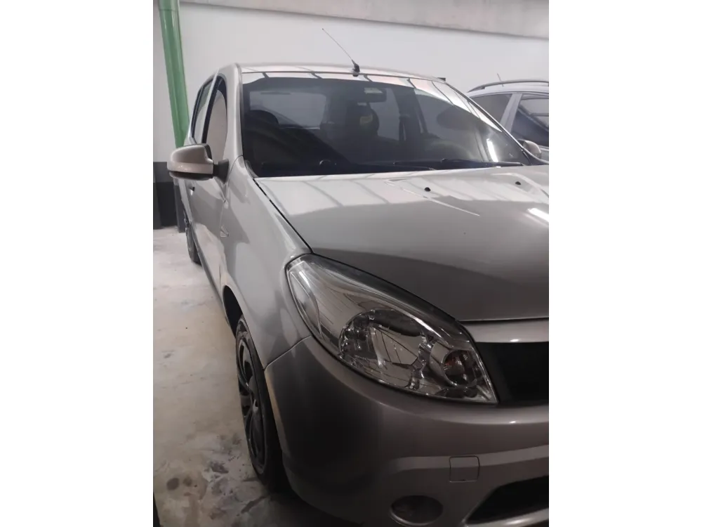 Renault SANDERO