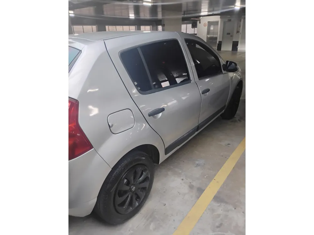 Renault SANDERO