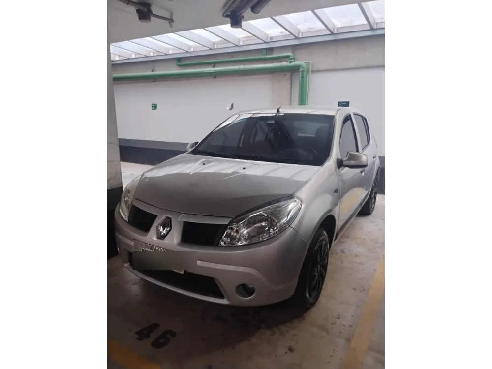 Renault SANDERO