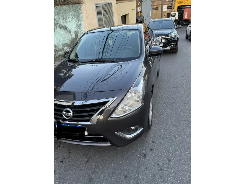 Nissan VERSA
