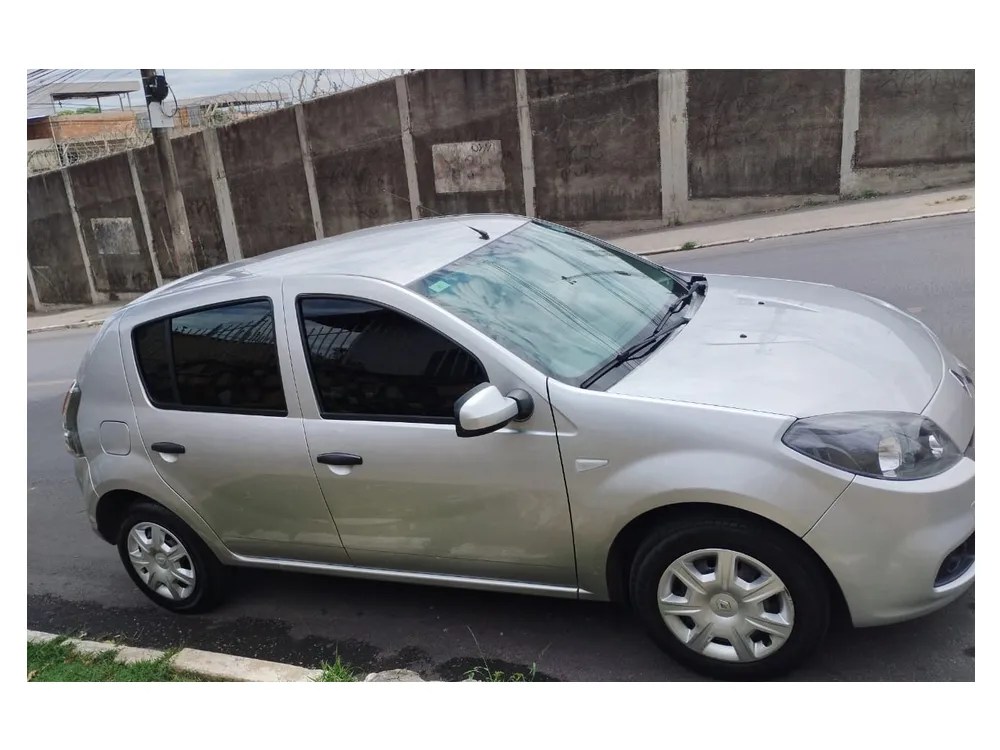 Renault SANDERO