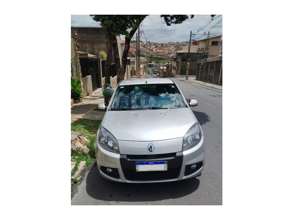 Renault SANDERO