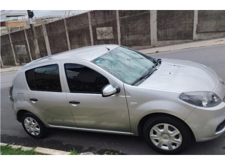 Renault SANDERO