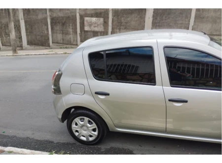Renault SANDERO