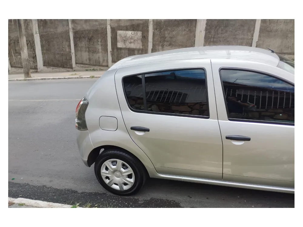 Renault SANDERO
