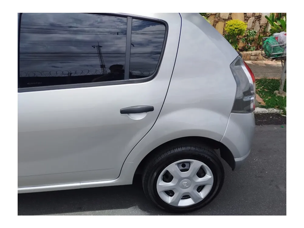 Renault SANDERO