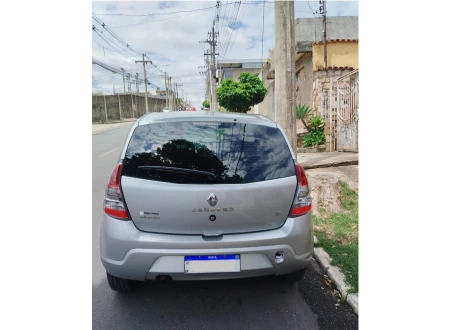 Renault SANDERO