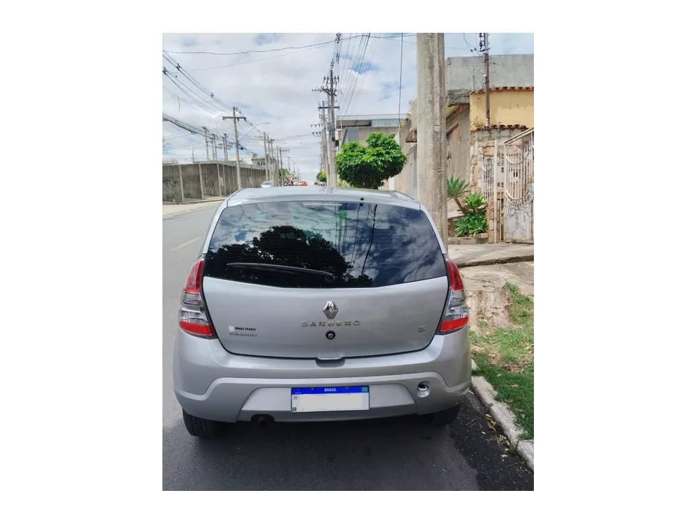 Renault SANDERO