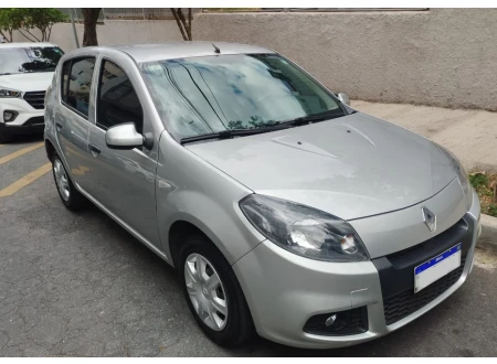 Renault SANDERO