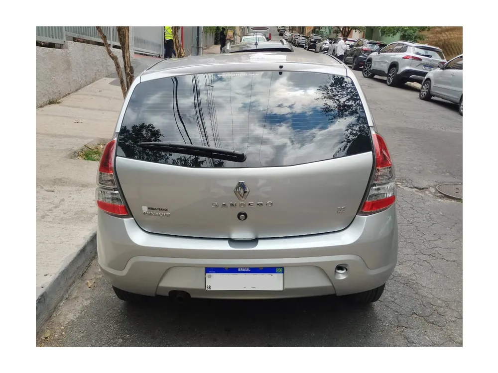 Renault SANDERO