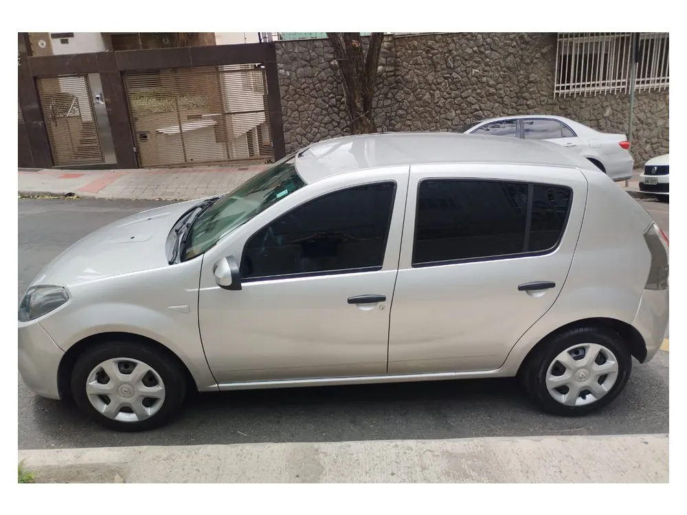 Renault SANDERO