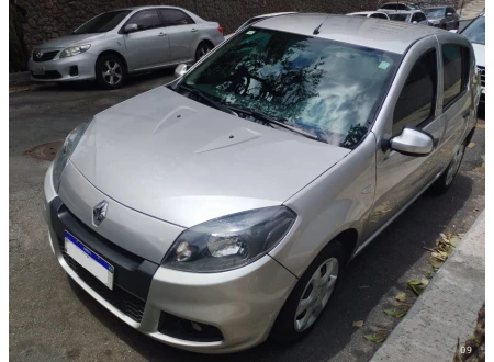 Renault SANDERO