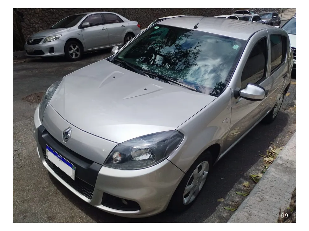 Renault SANDERO