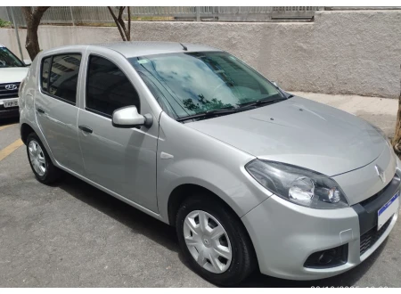 Renault SANDERO