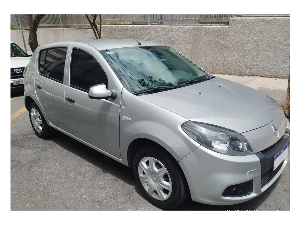 Renault SANDERO