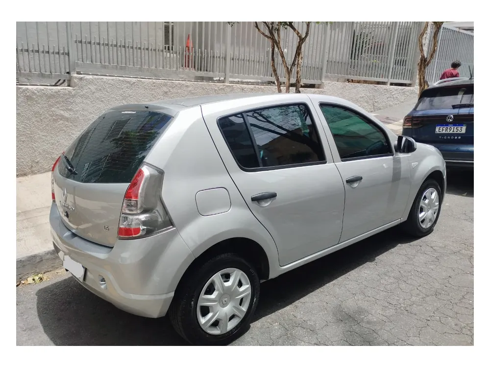 Renault SANDERO
