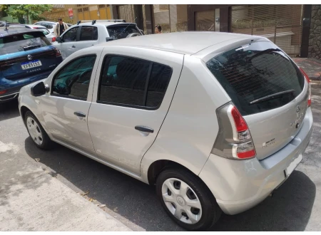 Renault SANDERO