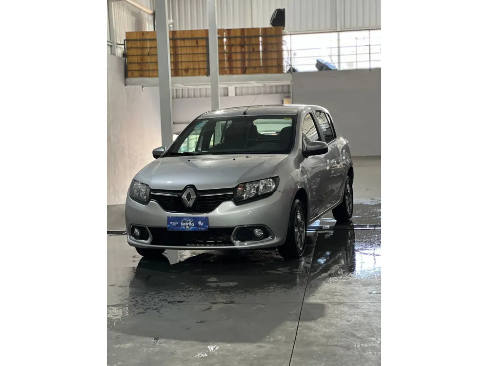 Renault SANDERO