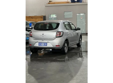 Renault SANDERO