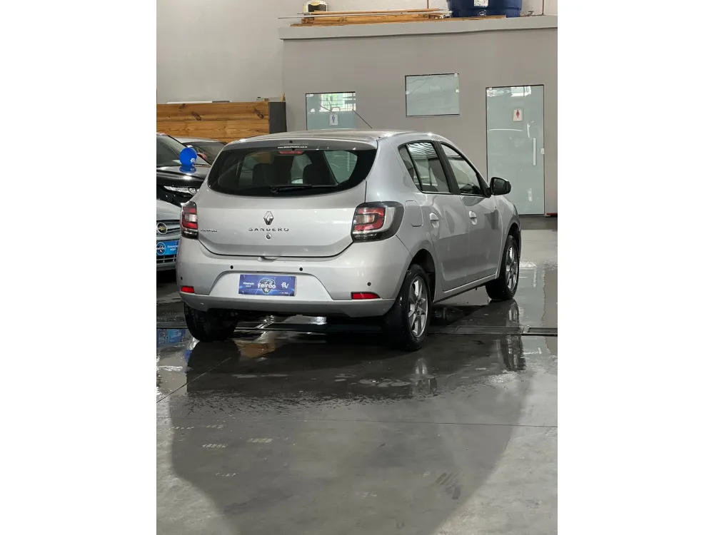Renault SANDERO