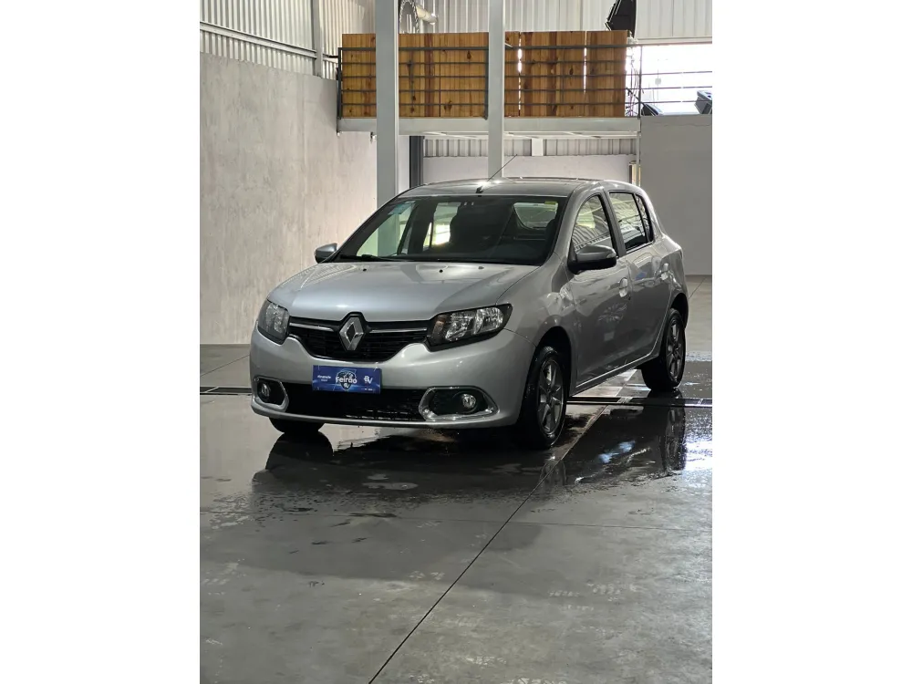 Renault SANDERO
