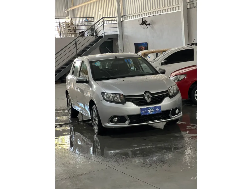 Renault SANDERO