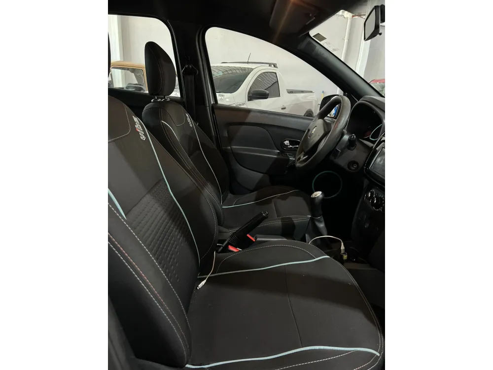 Renault SANDERO