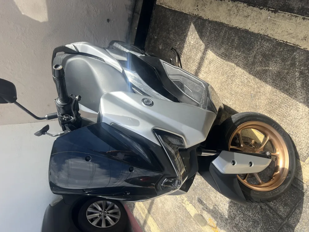 YAMAHA NMAX