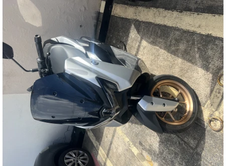 YAMAHA NMAX