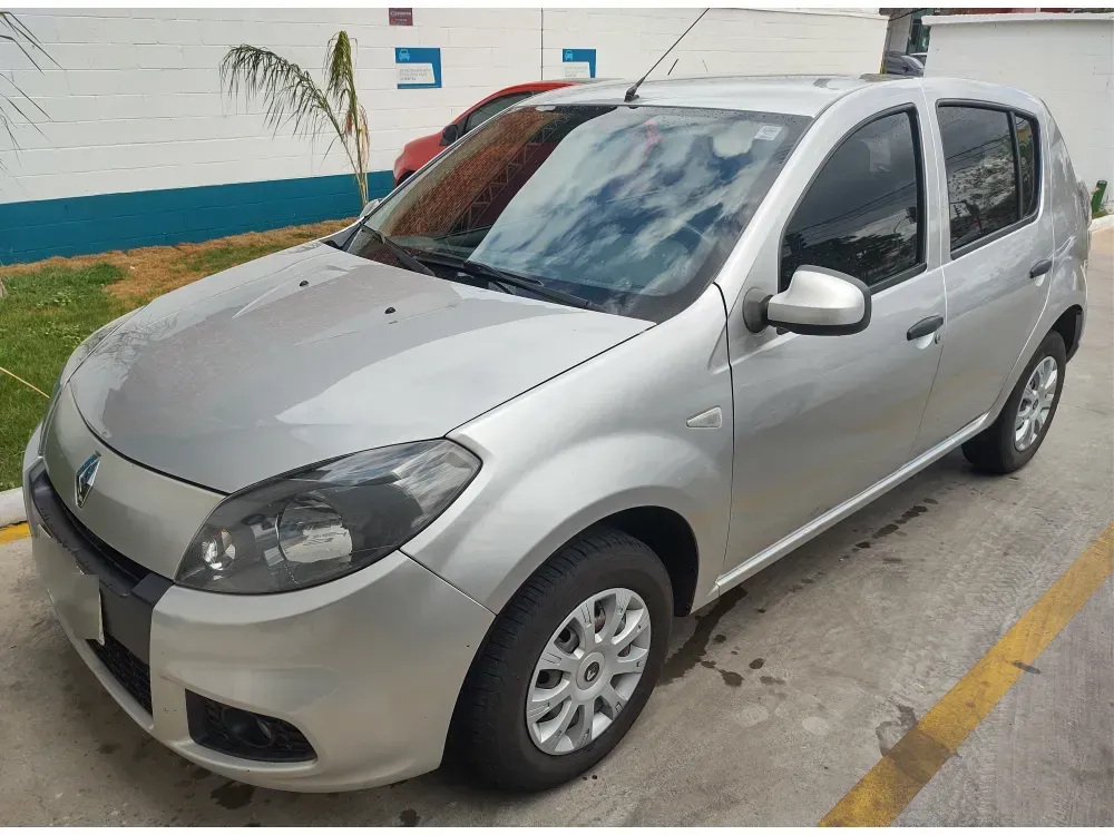 Renault SANDERO