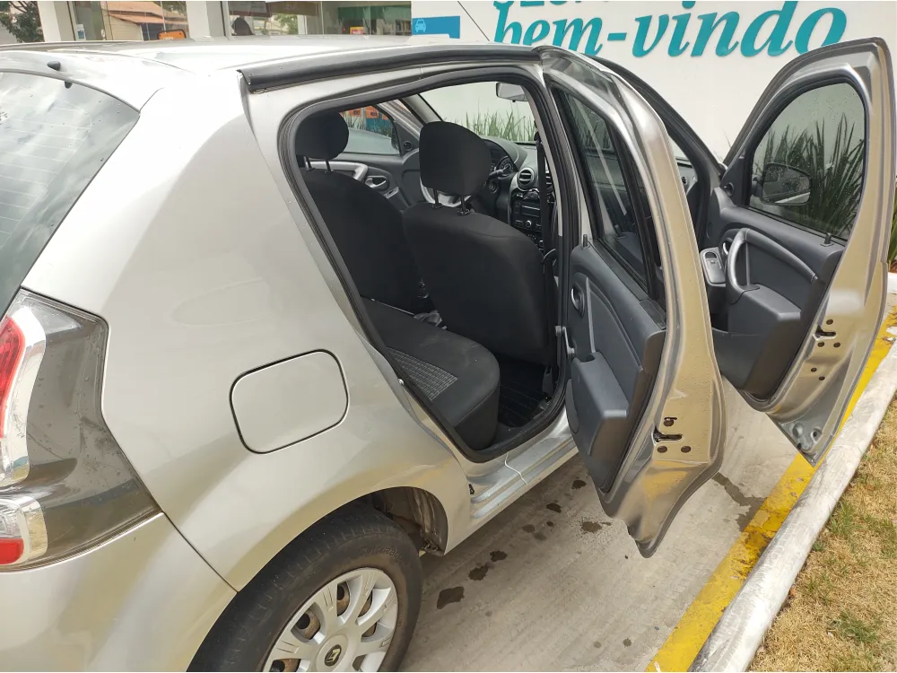 Renault SANDERO