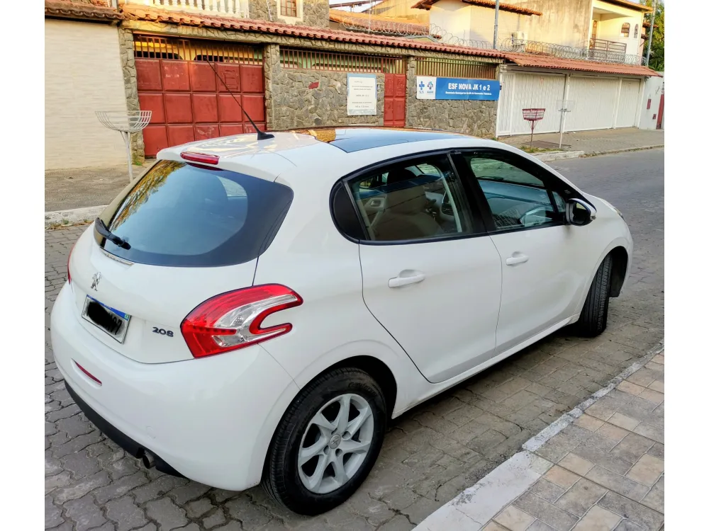 Peugeot 208